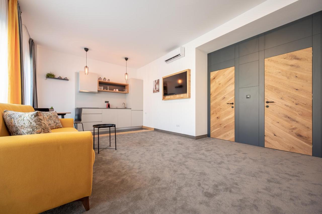Calvin Aparthotel Nagyvárad Kültér fotó