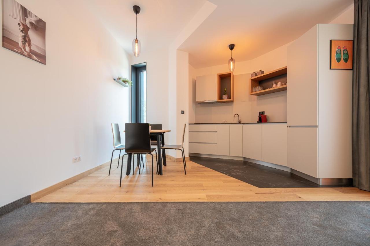 Calvin Aparthotel Nagyvárad Kültér fotó