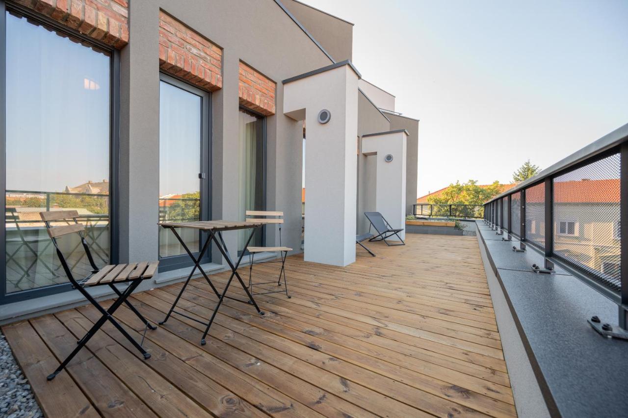 Calvin Aparthotel Nagyvárad Kültér fotó