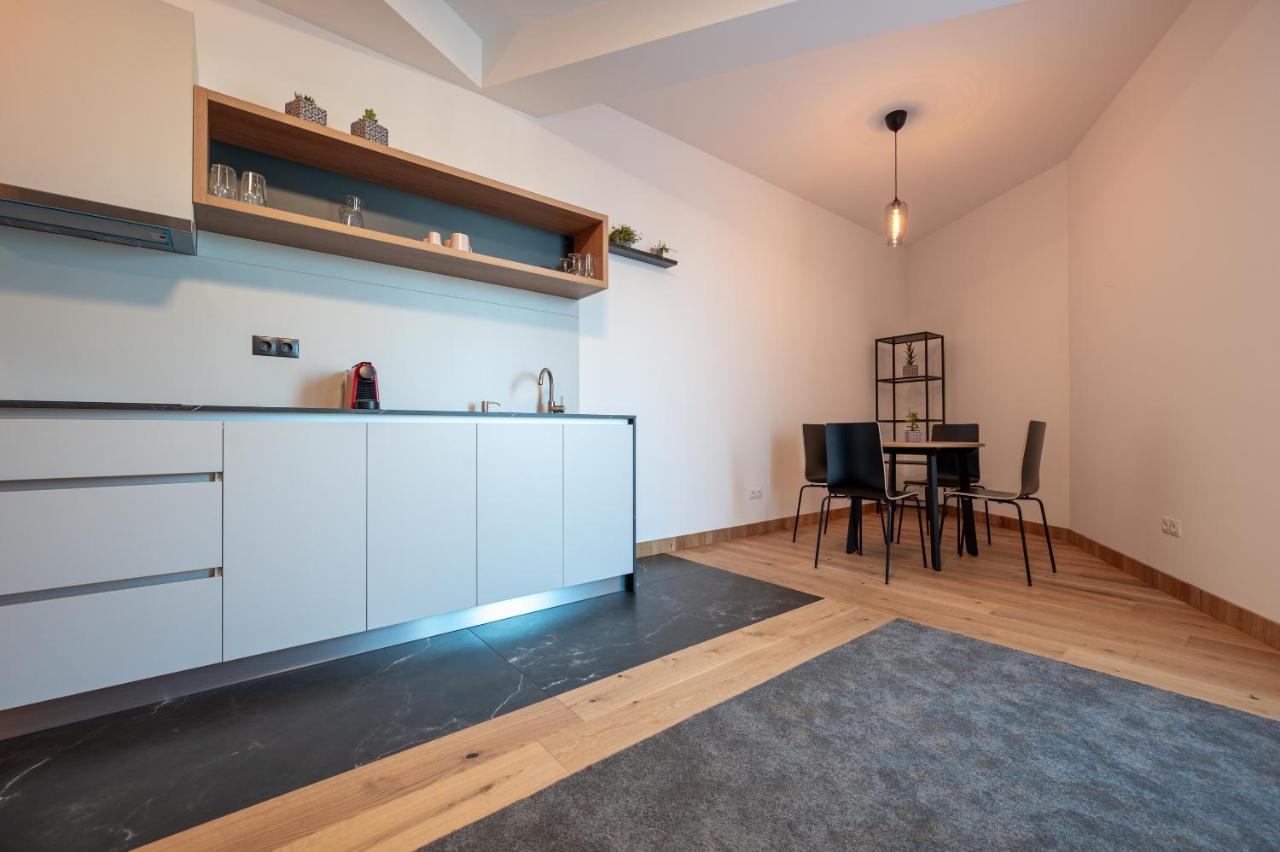 Calvin Aparthotel Nagyvárad Kültér fotó