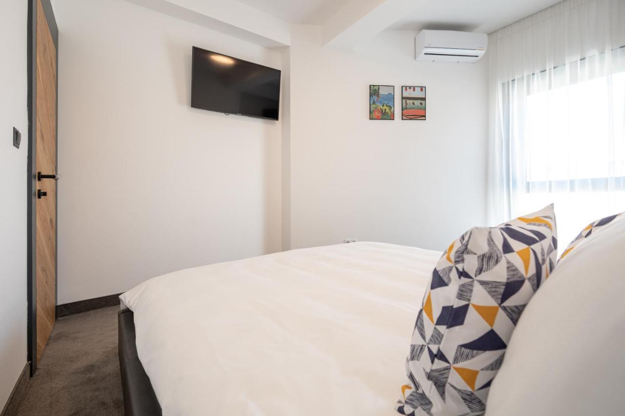 Calvin Aparthotel Nagyvárad Kültér fotó