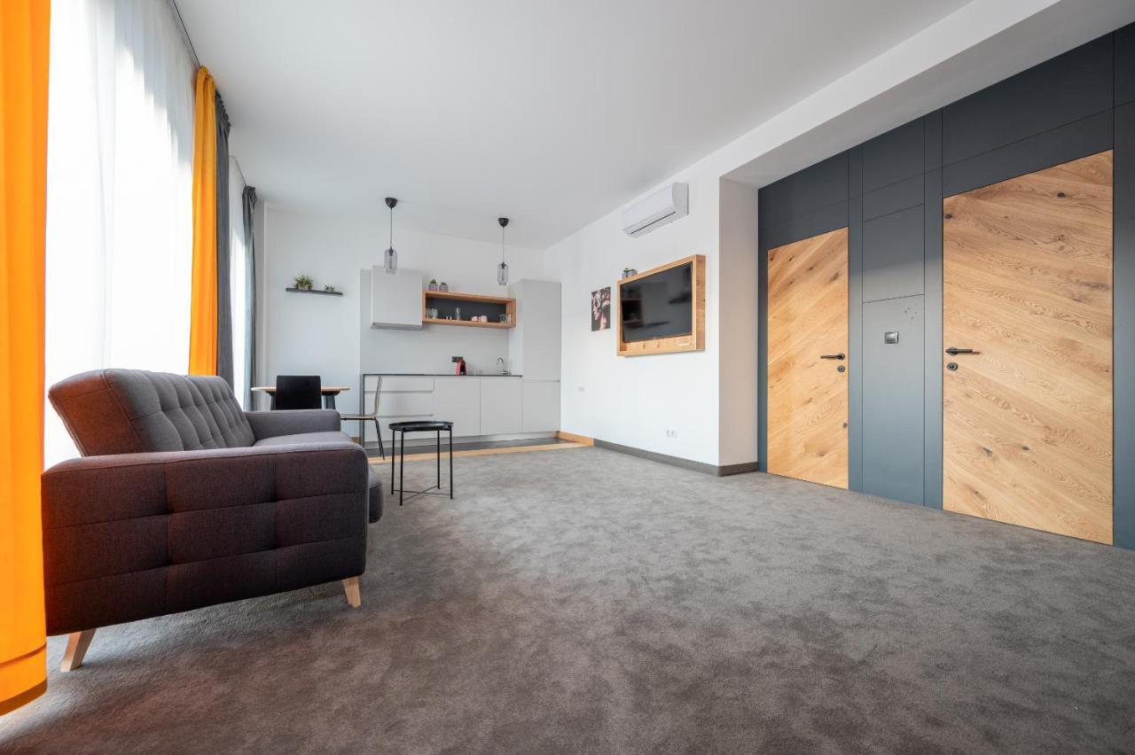 Calvin Aparthotel Nagyvárad Szoba fotó