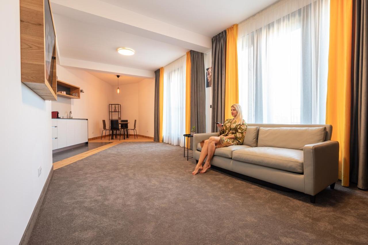 Calvin Aparthotel Nagyvárad Kültér fotó
